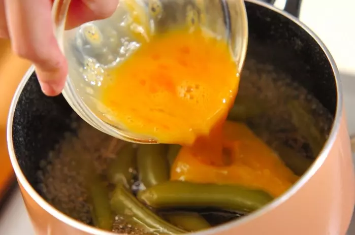 スナップエンドウとジャコのふんわり卵とじの作り方2