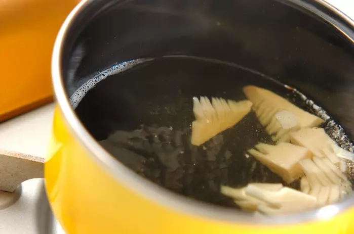 ワカメとタケノコのみそ汁の作り方1