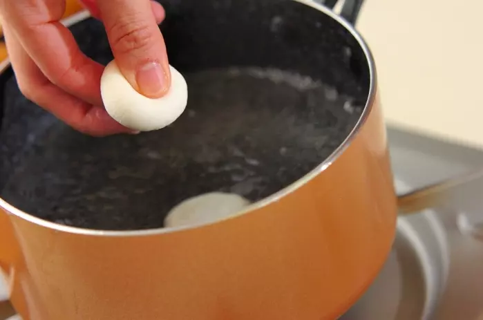 白玉団子黒ゴマソースの作り方2