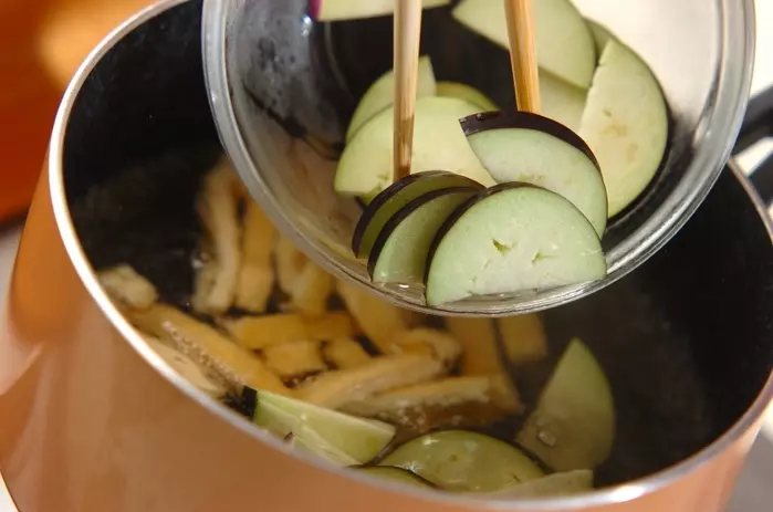 ナスのおみそ汁の作り方1