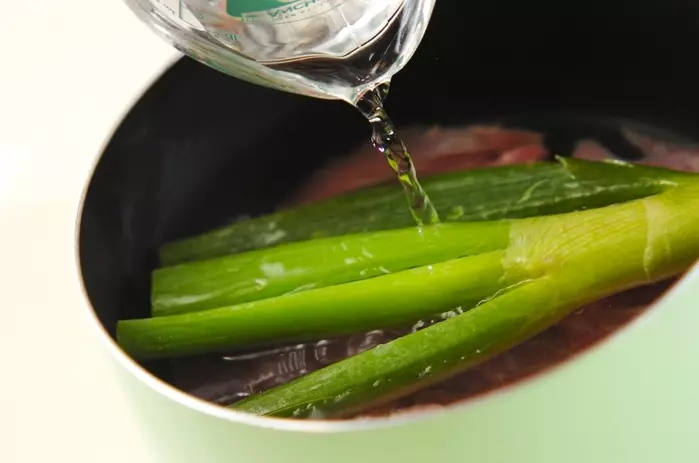 ゆで鶏のゴマダレソースの作り方1