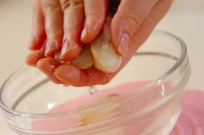 麩とキャベツのみそ汁の下準備1