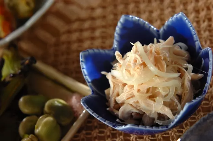 鶏ささ身と玉ネギの和え物