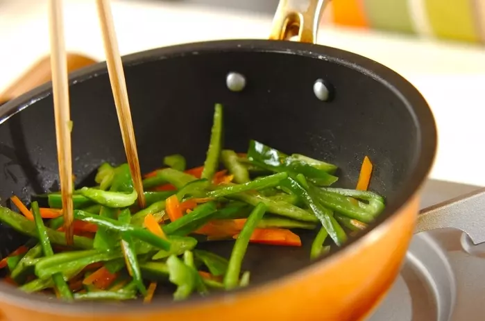 ピーマンのきんぴらの作り方1