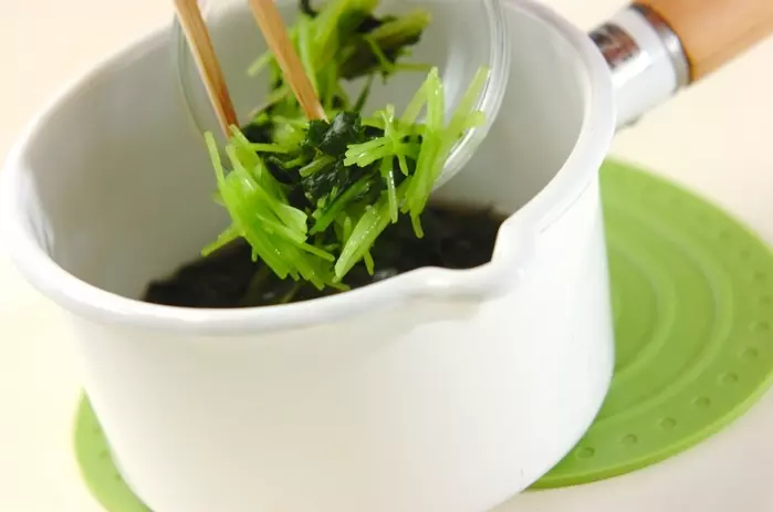 ミツバとワカメのお浸しの作り方1
