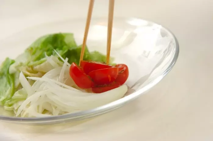 ゆでレタスのアンチョビソースの作り方1