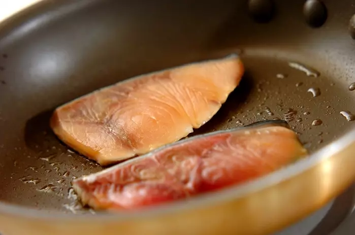 さっと作れるブリの照り焼きの作り方1