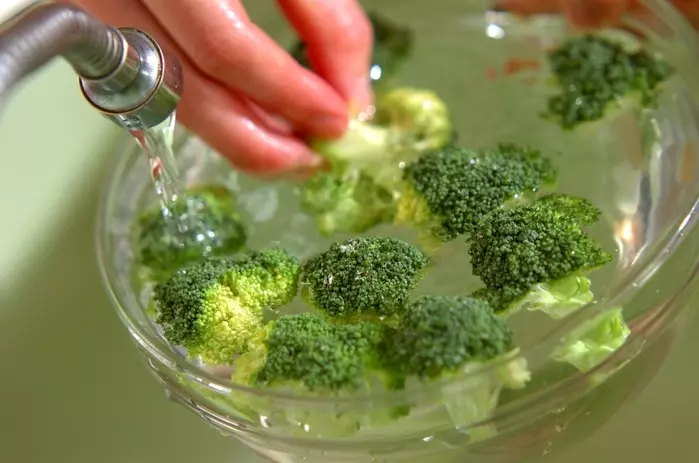 ブロッコリーのタラマヨソースの下準備1