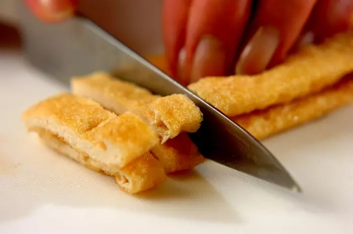 油揚げと納豆の味噌汁の作り方1