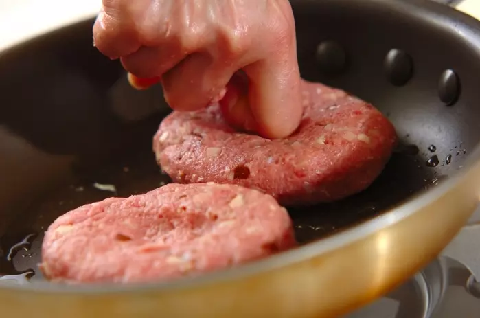 野菜たっぷり!あっさり和風ハンバーグの作り方1