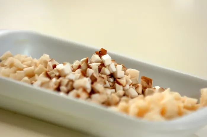 野菜たっぷり!あっさり和風ハンバーグの下準備1