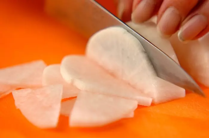 大根と小松菜のみそ汁の下準備1