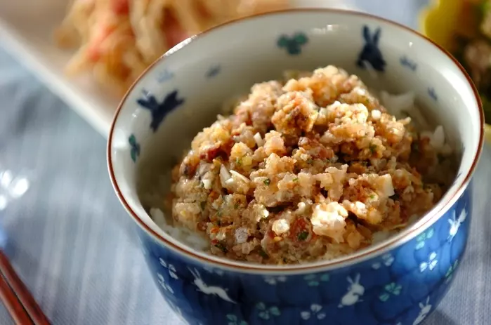 アジの梅なめろう丼