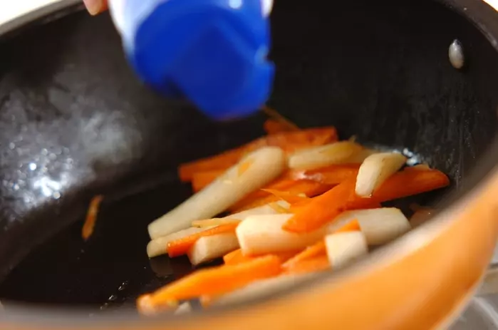 大根とニンジンの塩きんぴらの作り方2