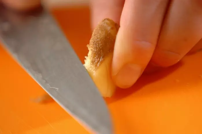 大根とニンジンの塩きんぴらの下準備1