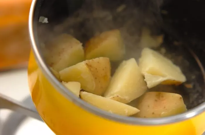 ジャガイモとグリンピースのサラダの作り方1