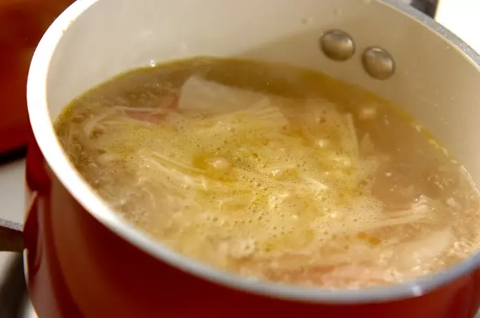エノキと大根のスープの作り方1