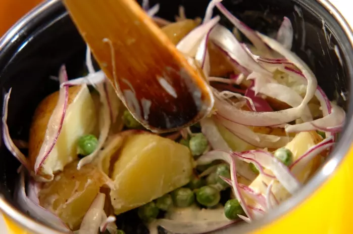 ジャガイモとグリンピースのサラダの作り方2