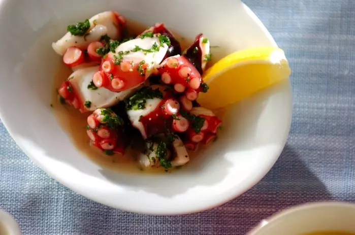 タコのパセリバター炒め