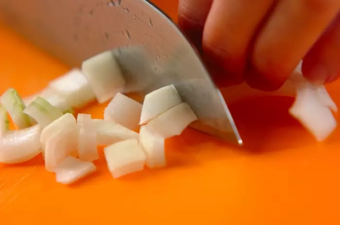 大根と小松菜のスープの下準備1