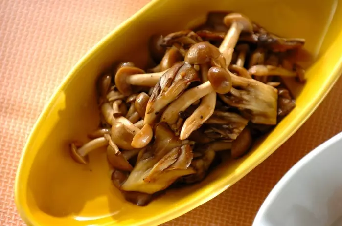 キノコのバルサミコソテー