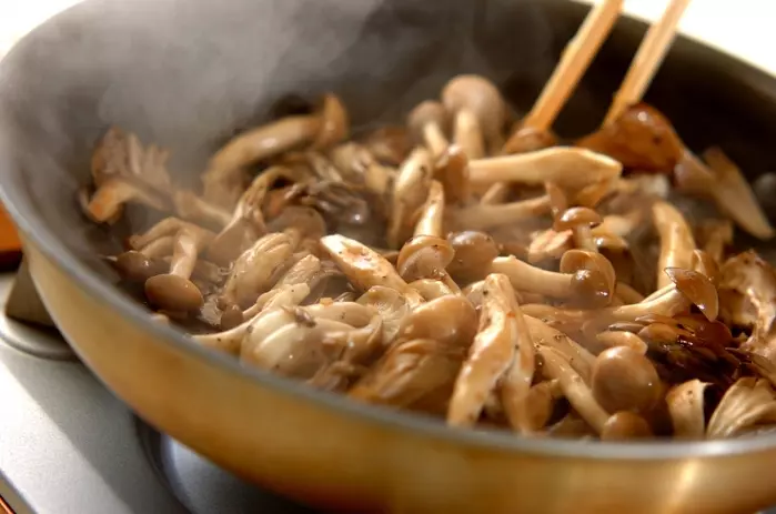 キノコのバルサミコソテーの作り方2