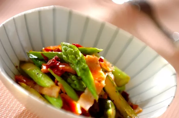 グリーンアスパラのドライトマト炒め