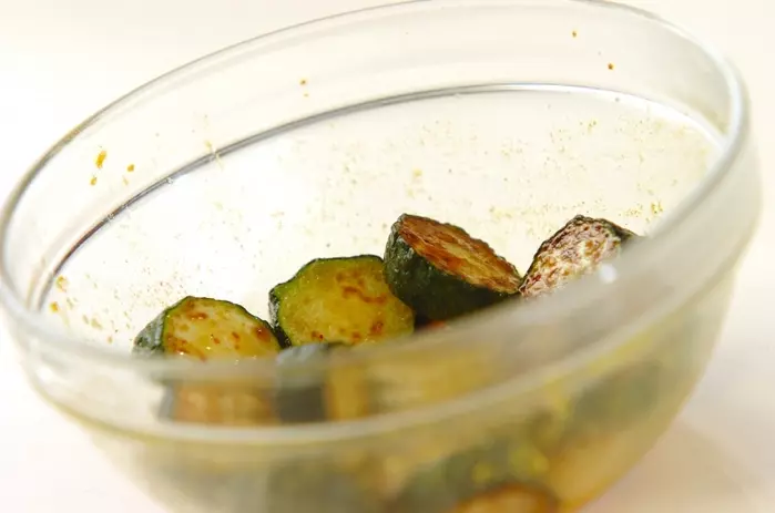 ズッキーニのカレーマリネの作り方2