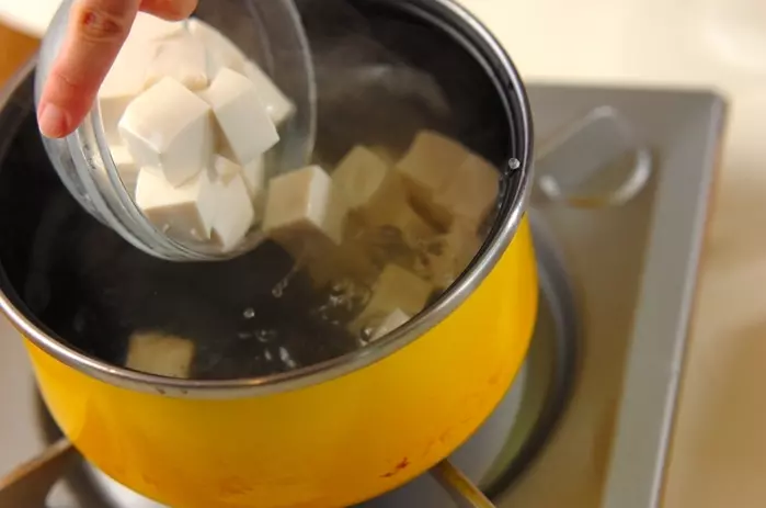 韓国風みそ汁の作り方1