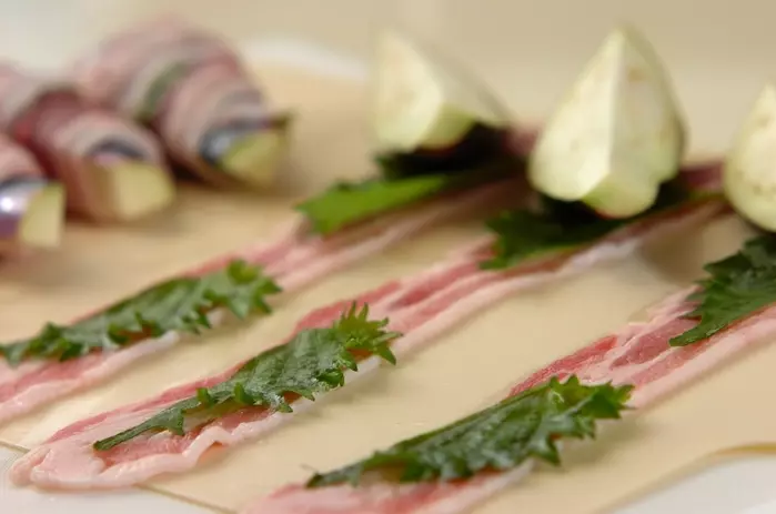 甘辛!トロっとナスと大葉の豚肉巻きの作り方1