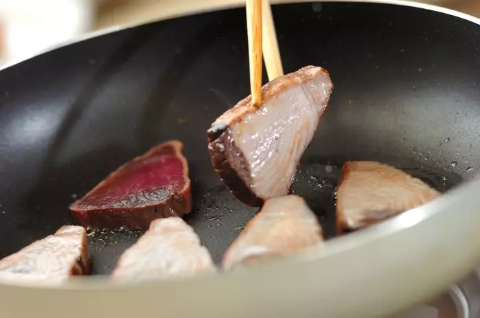 カツオのたたき丼の作り方1