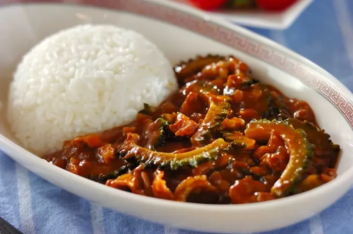 豚肉とゴーヤの夏カレー