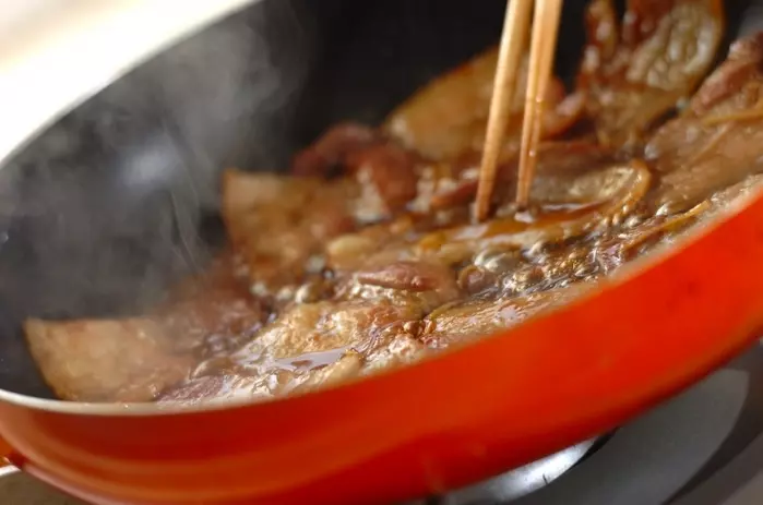 厚切り肉とタレでジューシー！十勝風スタミナ豚丼の作り方3