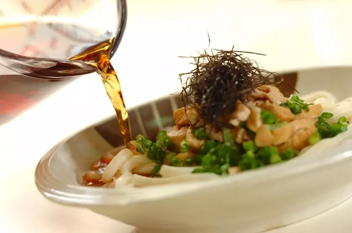 薬味たっぷり!冷やしきつねうどんの作り方2