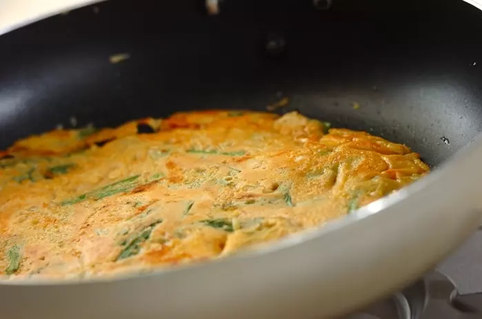 カリカリもっちり!定番ニラキムチのチヂミ by 西川 綾さんの作り方4