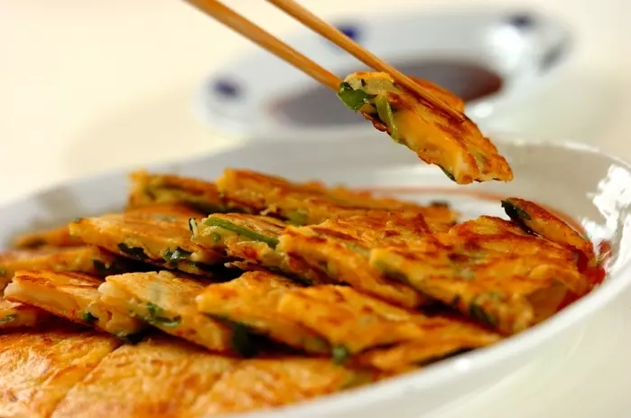 カリカリもっちり!定番ニラキムチのチヂミ by 西川 綾さんの作り方5
