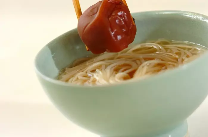 あっさり優しい味わい!梅にゅうめん by 西川 綾さんの作り方2