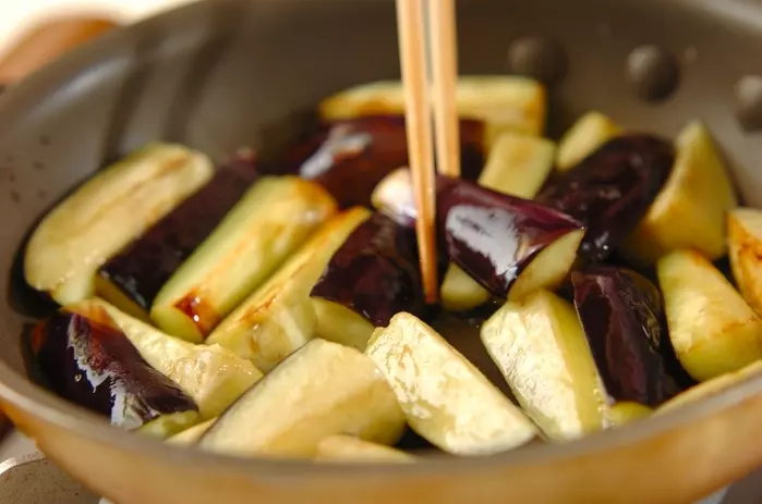 ボリューム満点！豚しゃぶと揚げナスの素麺の作り方1