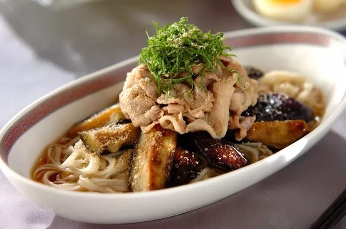 ボリューム満点！豚しゃぶと揚げナスの素麺