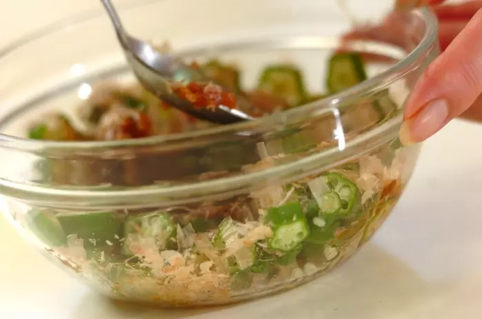 さっぱりアレンジ!冷や奴梅オクラのせの作り方1