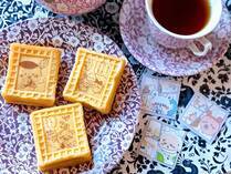 1月21日（火）から全国のファミリーマート限定（一部店舗を除く）で「ちいかわ わっふれーむ」が発売されました。ワッフルの凹凸を活かしてちいかわの食にまつわるエピソードが描かれています。その数10種類！今回は3種類選んで、実食レポを紹介します！