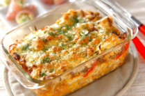 長期保存が可能で、どんな料理にも使える万能食材の玉ネギ。生活習慣病の予防など健康効果があるとされており、毎日の食卓に取り入れたい野菜のひとつです。今回は、そんな玉ネギを丸ごと＆たっぷり使ったレシピを3つご紹介。