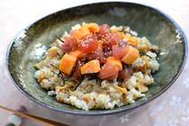 ダイエット中の外食にお寿司は良いの？実際にダイエット中に向いているか、お寿司のメリットとデメリットを挙げて説明します。また、砂糖を使わなくても、乾物の甘みで充分甘みがでてヘルシーな「ちらし寿司」の作り方を紹介します。