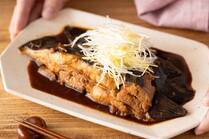 私が小さいころからよくお母さんが作ってくれていた味しみのカレイの煮付けレシピです。