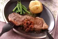 【実は日本発】「シャリアピンステーキ」って知ってる？玉ネギパワーでお肉が驚くほど柔らかに！