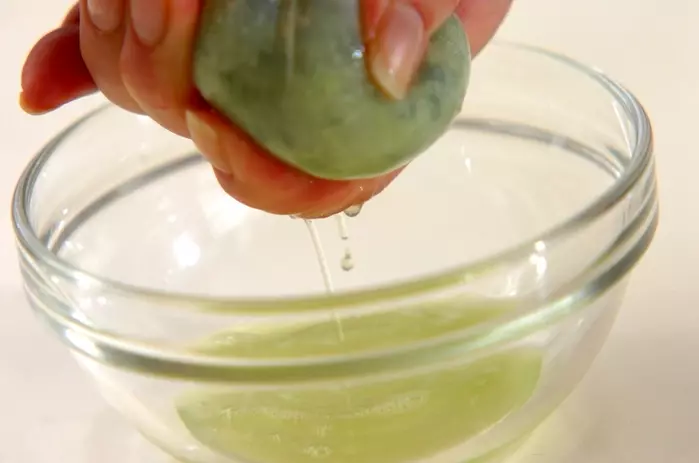 トマトと卵のサラダの下準備2