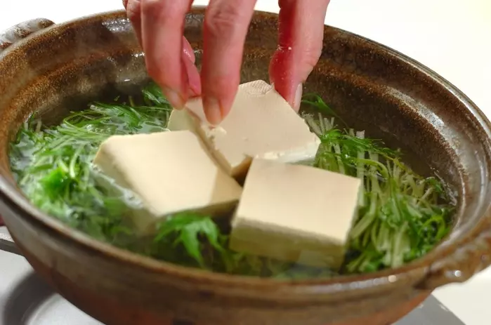 熱々湯豆腐 ポン酢しょうゆ添えの作り方2