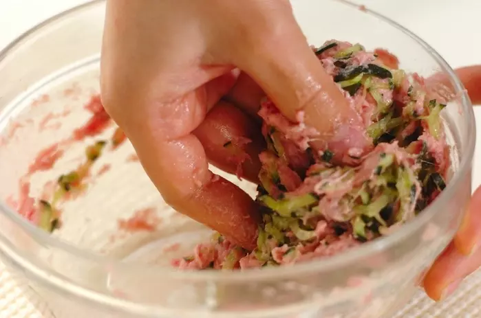 冷やしワンタンの作り方1