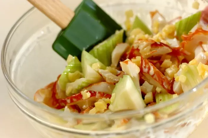 セロリとちくわのサラダの作り方1