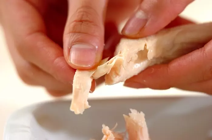 鶏ささ身のゴマみそ和えの作り方1